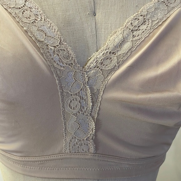 Loving Moments Nude nursing bra with lace detail 38D - Picture 3 of 8